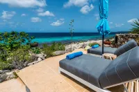 Sophisticated Oceanfront Villa, Beach Access - 4-نجوم