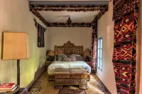Riad Jardin des Biehn - สระว่ายน้ำแบบอินฟินิตี้