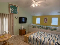 Off Duty Retreat ~ Sleeps 10,  Screen Porch, Plenty of Parking, Blackstone Grill Ξενοδοχεία στην πόλη Steinhatchee
