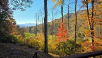 Nantahala Nookie Nook: A Playful Retreat w/Stunning Long-Range mt Sunset Views - シャレー