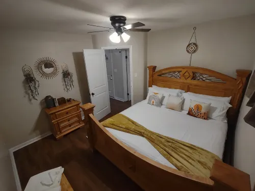 Family Ranch Near Buffalo & Airport Sleeps 9 Pet-Friendly Fenced Yard - Homestays
