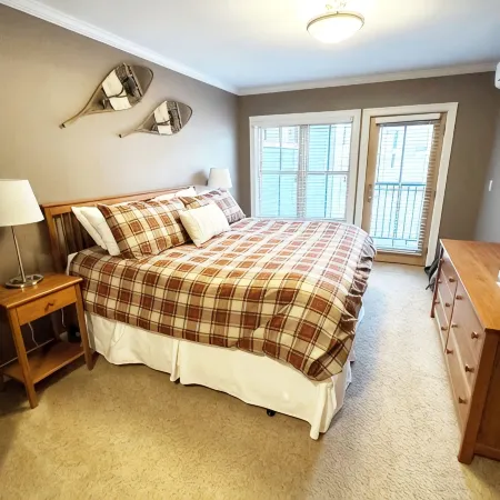 Slopeside Retreat at Cranmore, Ski-in/Ski-out