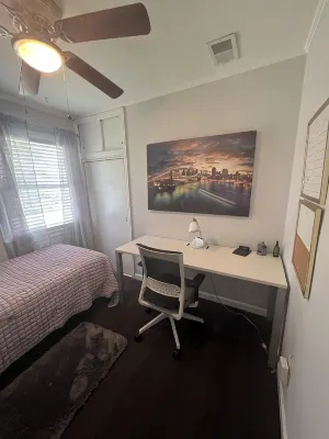 Pet-Friendly Charming  & Cozy 3-bedroom house AC & WiFi in pleasant Youngstown - 3성급