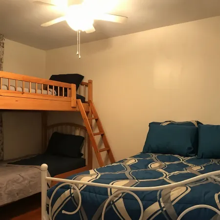 3 Bedroom House on Private Scenic Lake Mable