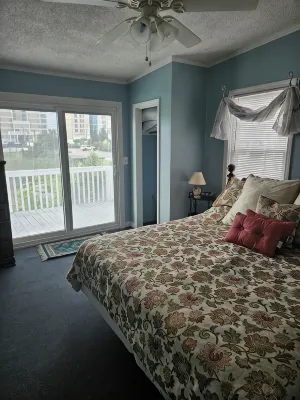 Coastal Breeze Cottage - 2-Star
