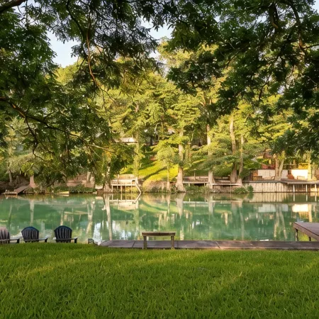 Walk Out to Lake Access, Sleep 30. Great for Multi-Family, Reunions, or Retreats