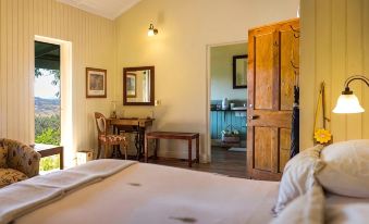 Three Tree Hill Lodge