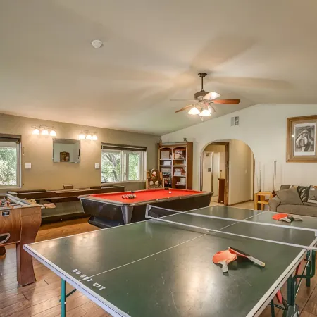 Creekside Lodging, Perfect Family Vacation, Recreation Area, Games, Pet Friendly