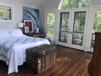 Private Annex/Former Artist Studio - 4-Star