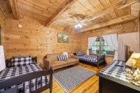 Peaceful Creekside Cabin with Hot Tub + Game Room - Chalets