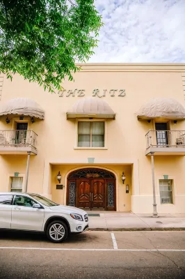 OXFORD PRIME LOCATION / ON THE SQUARE!! WALKING DISTANCE TO CAMPUS - 4-Star