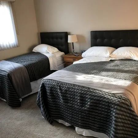 5th Steele Place, LLC - Downtown Algoma Condos: Overnight or Extended Stays