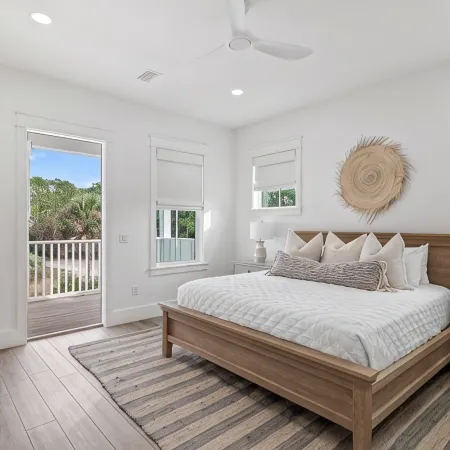 Luxe 5Br with Pool, Hot Tub, Outdoor Kitchen, Bikes, Close to Beach & Seaside