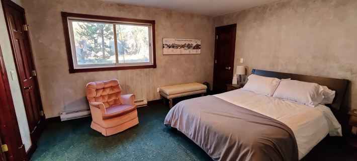 Spacious Mountain Home with Hot Tub on 10 Acres, Nearby Skiing Hotels in Park County