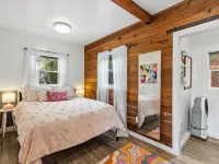 Darling pink beach house with epic views in a cozy community. - 4성급