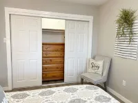 *Gorgeous Hideout, Close to everything, 3 bedrooms, fully remodeled!* - Wifi