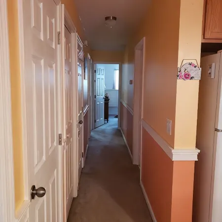 3 Bedroom down the Street from the Bay (Small Dog Allowed for a Fee)