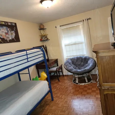 Family Friendly very quiet neighborhood!