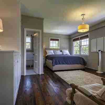 Historic Gem, Steps from UNC & on Franklin St Rooms