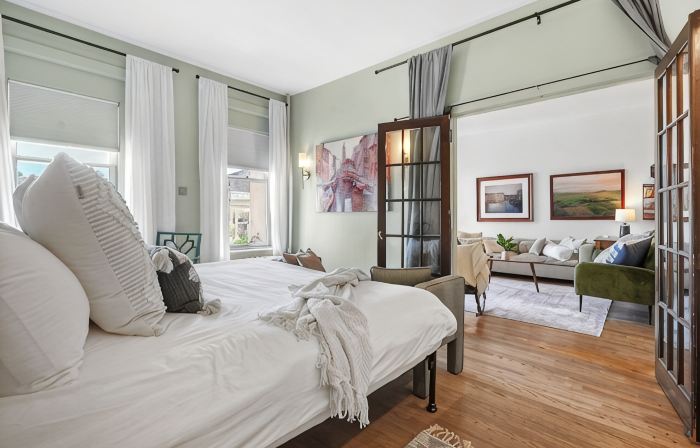 Downtown Apartment! Large, Cozy, Family friendly private oasis in city center!