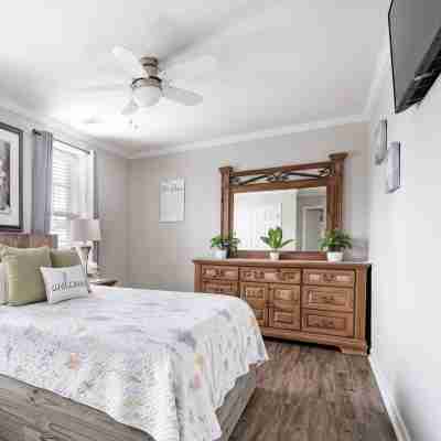 Cozy Concord Cottage Rooms
