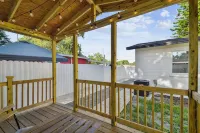 Adorable Tiny-House in the heart of Tampa! - Bungalows