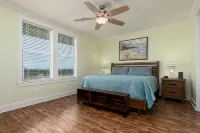 Rockport Bay Home- Private Lighted Pier: Kayaks and Kayak Launch No Extra Fees - 4-Star