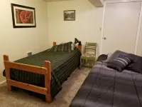 Country feel, w/ all amenities, close to winery, restaurants, shops, & freeway! - Wifi