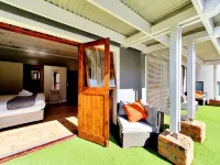 Two Fat Owls Guesthouse - Layanan Antar-Jemput