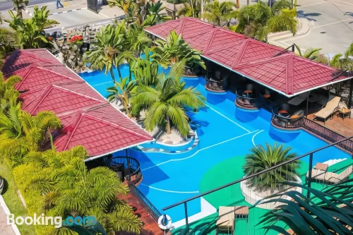 Best Western Plus Paramount Hotel - parking