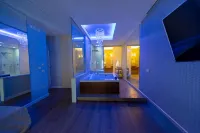 Le Suite del Nostromo - Hot Tub