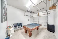 Waterfront Antique Mansion! Heated Pool+Hot Tub! - Boutique