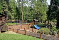 The Cozy Cub: Air Conditioning, Dog Friendly, Pool Table, Private Lakes in Bls - 3-Star