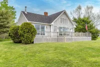 4-Season Waterfront Oasis Acadia with Hot Tub - 무료 와이파이