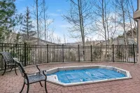 MINT Ski-in/Ski-out w/Mnt. Views, 3Bed 3Bath,with 2 Master on-suites, Highlands - 3-Star