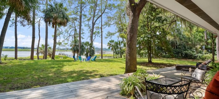 Waterfront “State of Mind” vintage home. Hotels in Bluffton