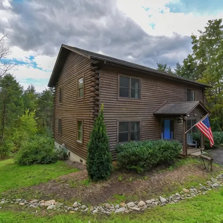 Cabin 82 - The Marshall - 6 bedrooms, sleeps 12, minutes from downtown Lexington
