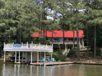 Private Point Lot! Jump Dock! Pool Table, Ping Pong & Air Hockey! - Wifi