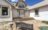 Majestic Mountaintop Retreat! Luxury in a serene setting All seasons family fun - 4-Star