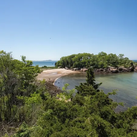 Stroll to SeaView/Beach; Great Yard