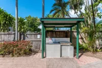 Tradewinds McLeod Holiday Apartments - Mountain view