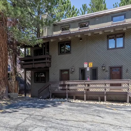 Fully Remodeled 2Bed + Loft, 3Bath 1,857sf Mammoth Condo