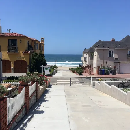 Beach Cottage with Patio on Walk Street - OCEAN VIEWS