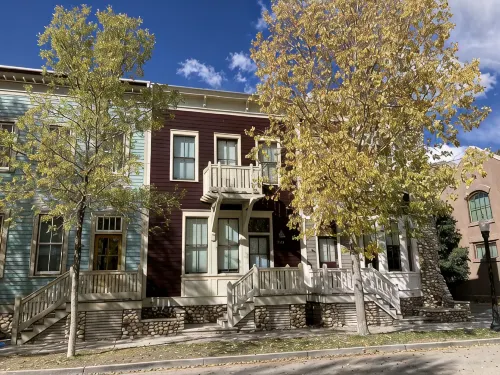 Beat the Heat at Riverhouse Retreat on South Main - 4-Star