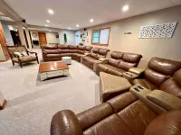 HillTop Manor-Spacious 6BR+PS5+FirePit+Pool Table - Wifi