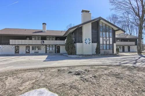 Completely Renovated 3 Br + Loft Mountain Villa - 2nd Floor - 4-Star