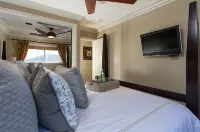 Spectacular Ocean Views! Steps to Beach! Private Patio and 1 Car Garage! - boutique