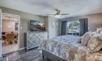 Waterfront 5Br Luxury Home – Pool, Spa, Boat Lift, Putting Green, Fire Pit - con encanto