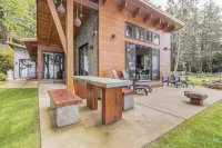 Secluded, peaceful, ocean front home. Close to all amenities/outdoor activities. - 4-Star