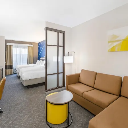 Comfort Suites